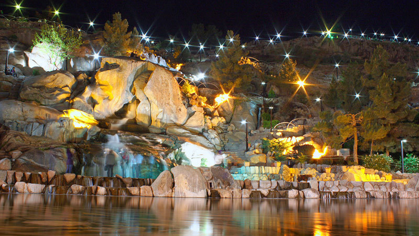 پارک کوهسنگی مشهد در شب