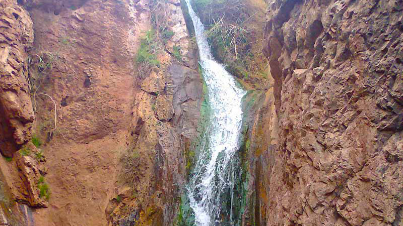 آبشار زرداب،‌یکی از آثار طبیعی استان خراسان رضوی