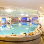 بهترین استخر هتل طلایی قصر مشهد